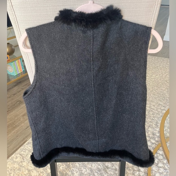 NWT J. McLaughlin Alina Cashmere Fur Trim Luxury Open Vest, Black and Gray, L - Picture 5 of 7